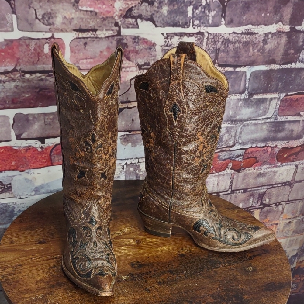 Corral Distressed Brown Embroidered Heeled Boots